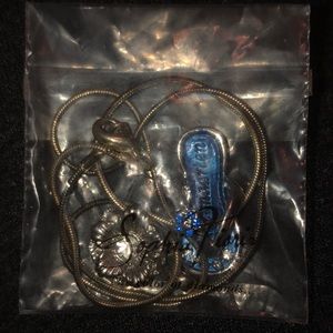 Flip flop & flower necklace